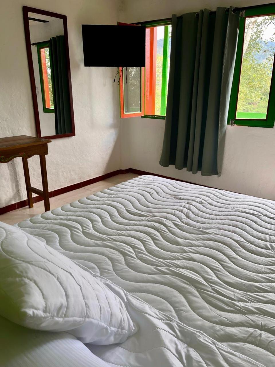 Hostal Bamboo Саленто Екстер'єр фото
