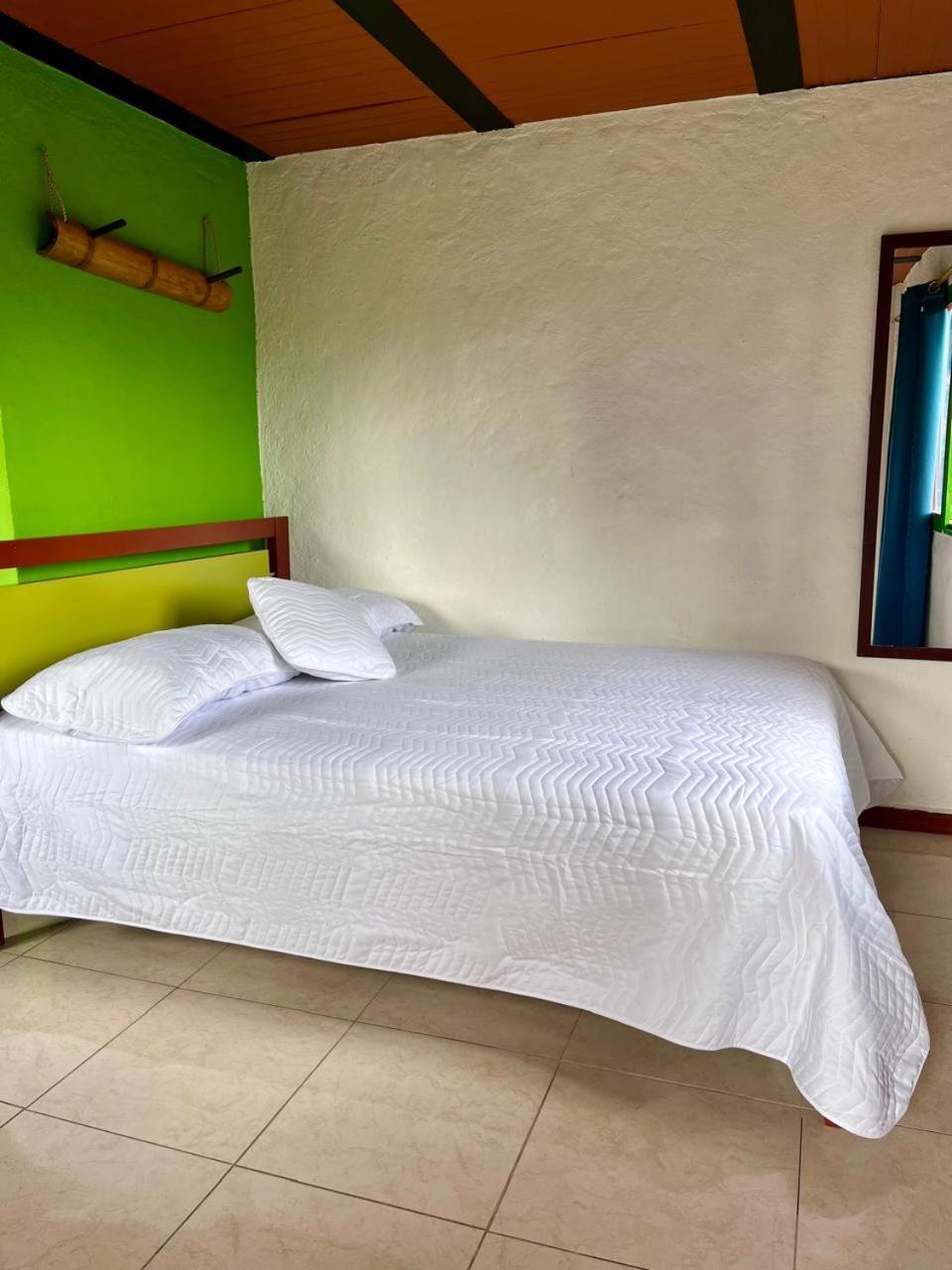Hostal Bamboo Саленто Екстер'єр фото